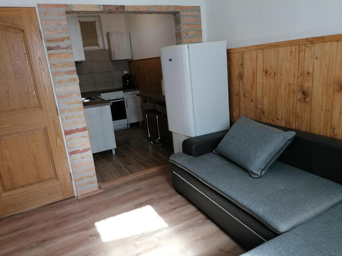 Marcius Vendeghaz Apartment Mohacs Ngoại thất bức ảnh